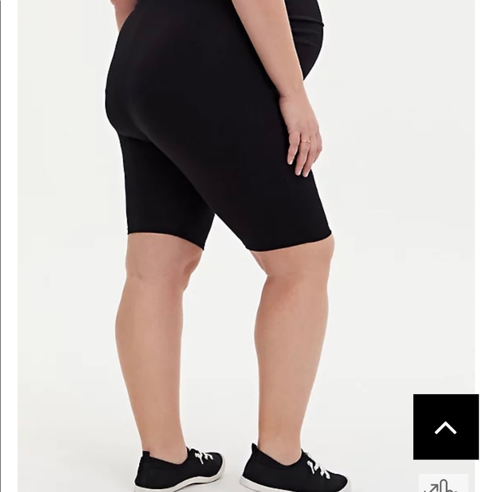 Torrid size 1 black maternity bike shorts